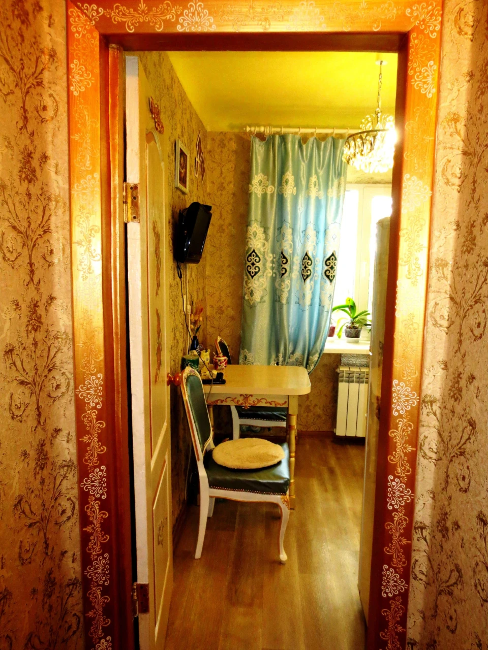 For Sale: 2-room apartment, 2nd floor, always lit, Eduard Fuchs Street.