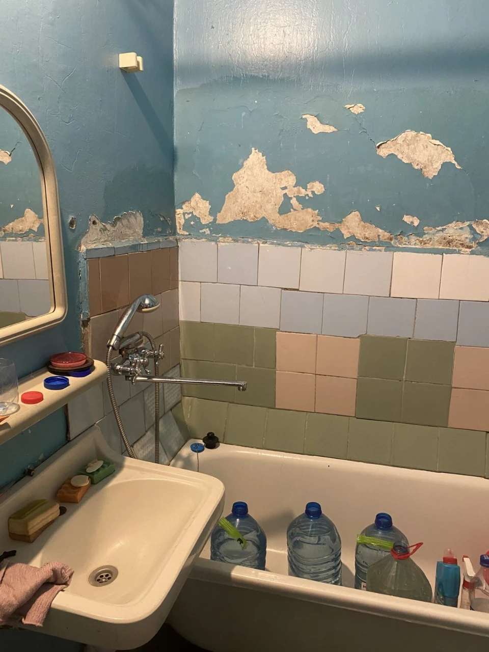 Three-room apartment near Terry, 4 Zarychny 2nd floor.
