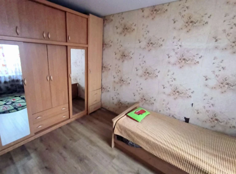 For sale 5-room apartment