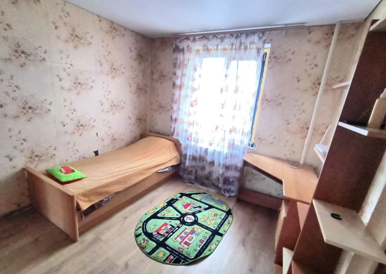 Продам 5 комнатную квартиру