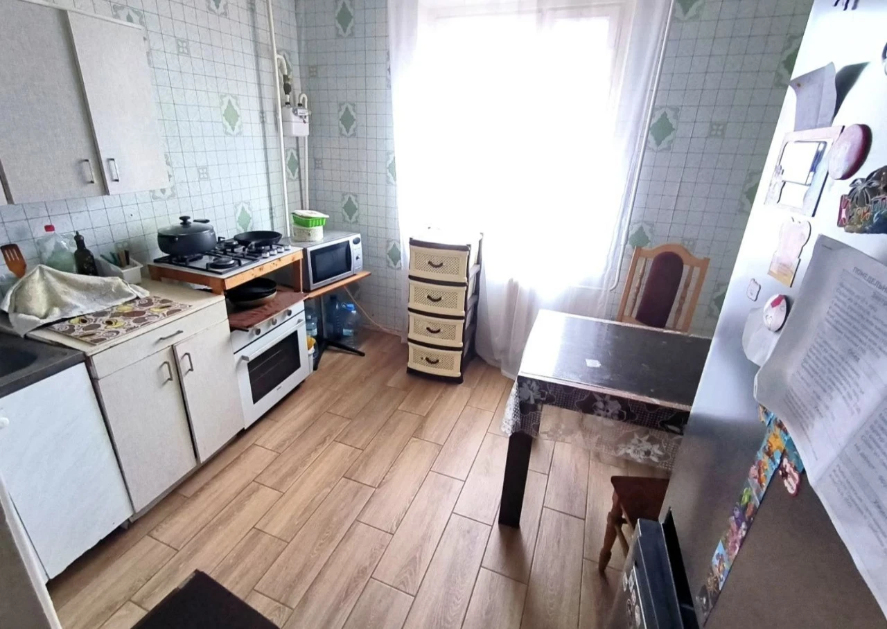 Продам 5 комнатную квартиру