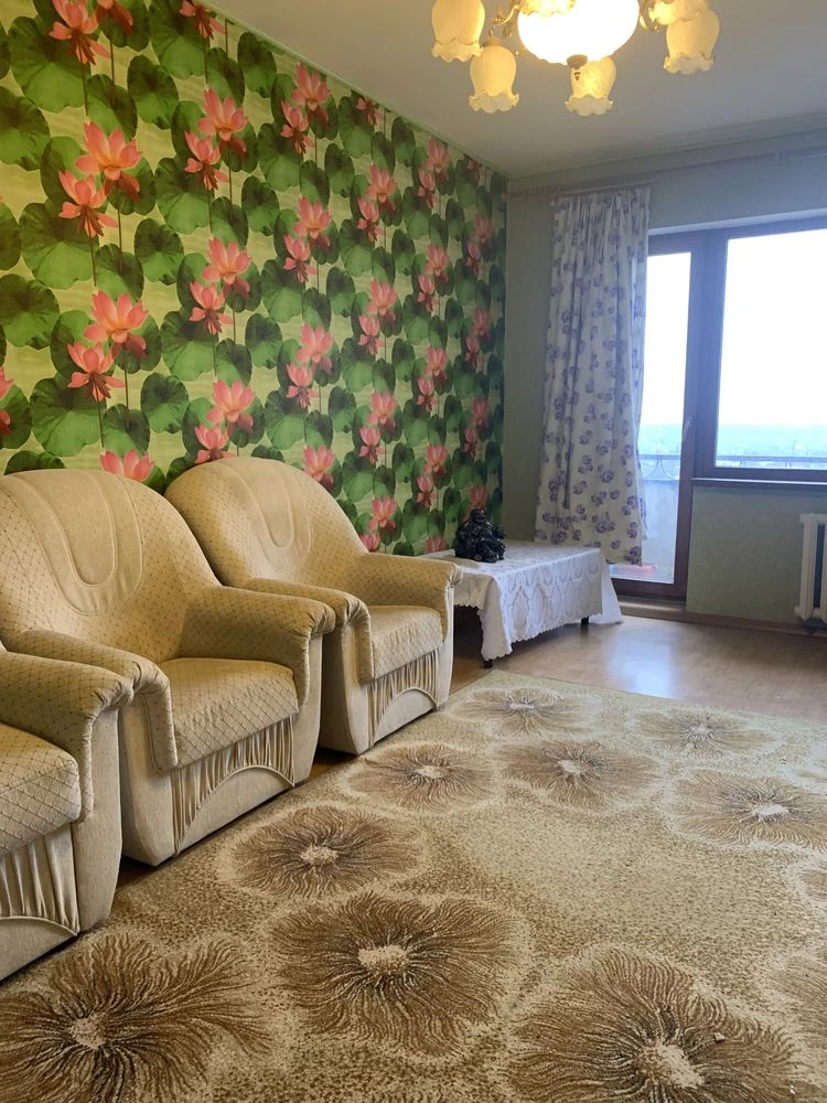 For Sale: 2-bedroom apartment in Kryvyi Rih (Karachuny district)
