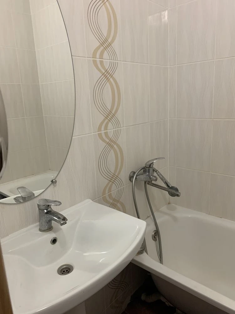 For Sale: 2-bedroom apartment in Kryvyi Rih (Karachuny district)