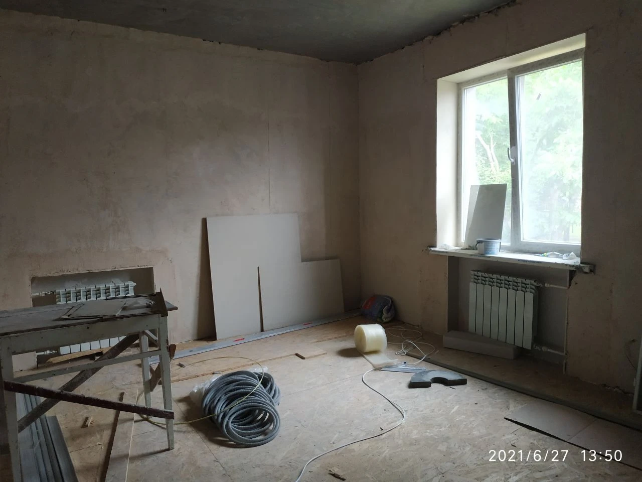 Sale of a 3-room apartment in a quiet area of the "East (Sunrise)" social town.