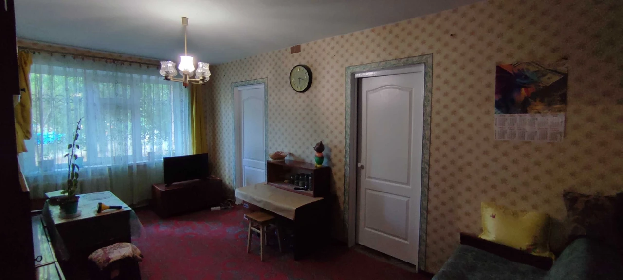 Продается 4-х комнатная квартира. Кольцо 129 квартала. Є-від