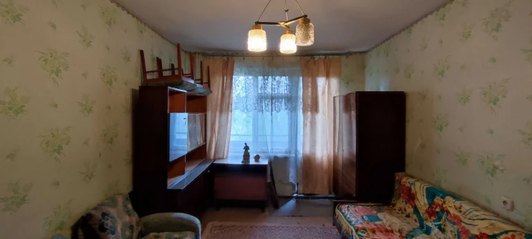 One-bedroom apartment on Pys'kovy Street (formerly Podbelskogo)