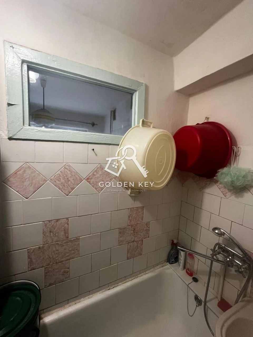 Продаж двокімнатній квартири на вул. Карбишева, 13 (17-й квартал)