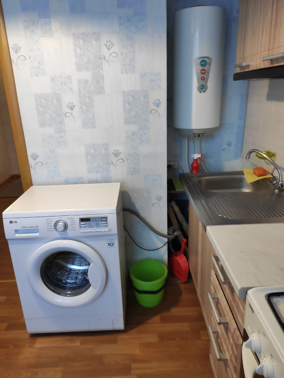 Продам 96 -95кв 1 ком  2 /9 Ярослава мудрого Есенина