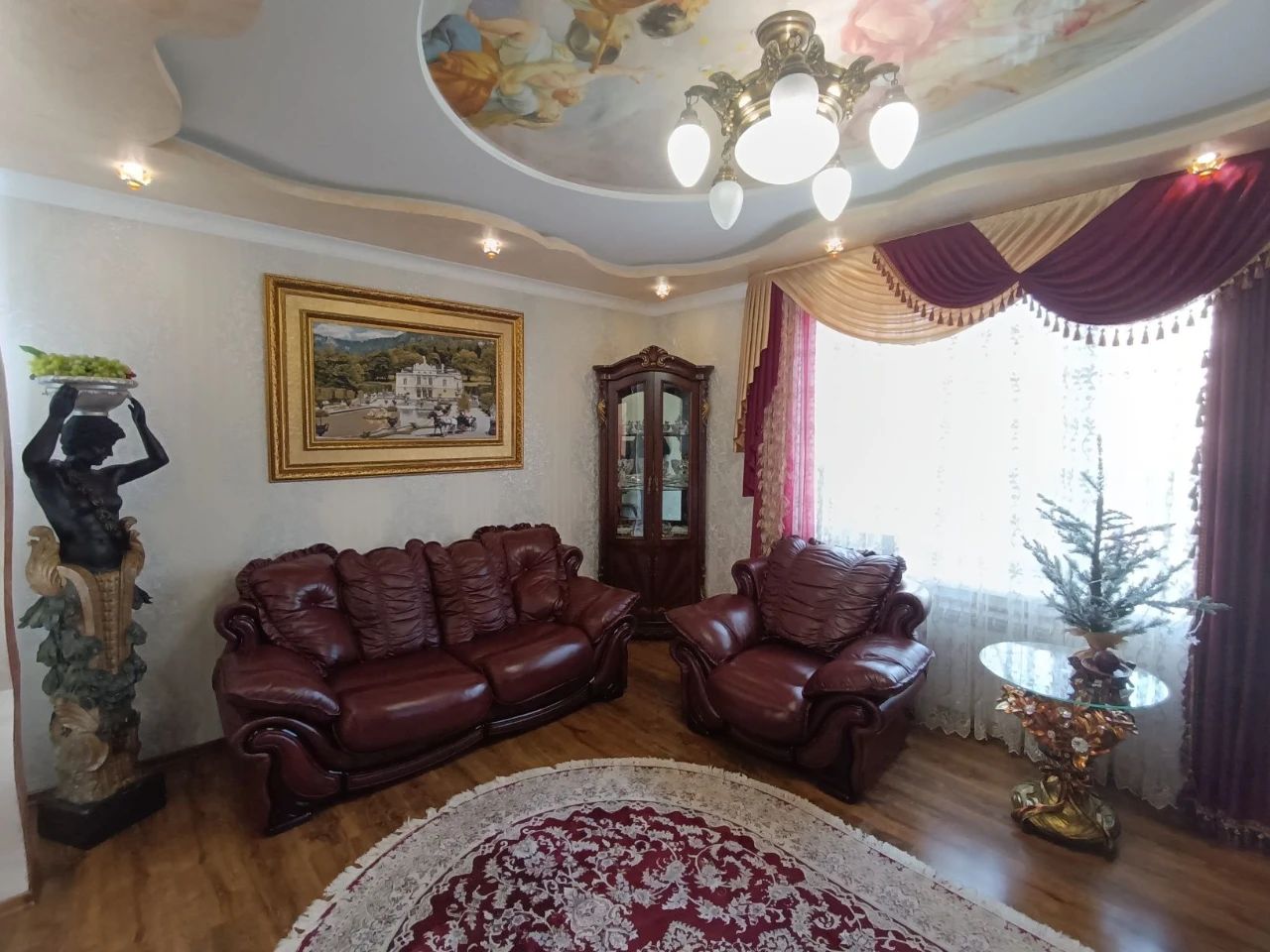 Продам Сталинку на проспекте Карла Маркса в историческом цен
