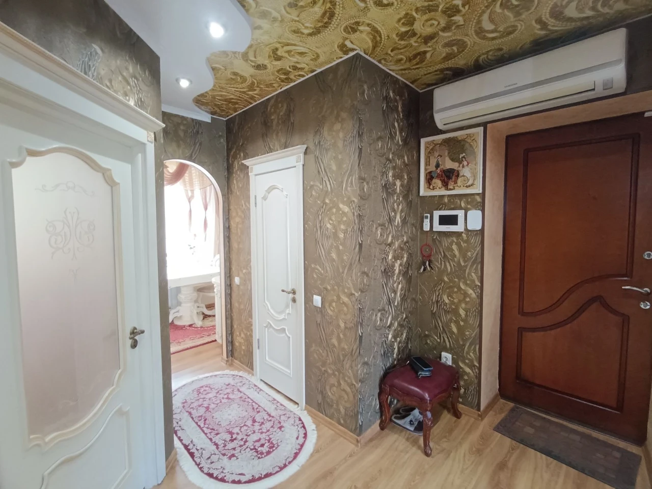 Продам Сталинку на проспекте Карла Маркса в историческом цен