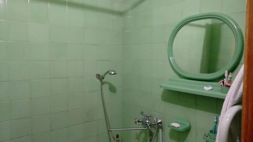 For sale is a 3-room apartment on Artem, Balakina (Pavla Glazo)