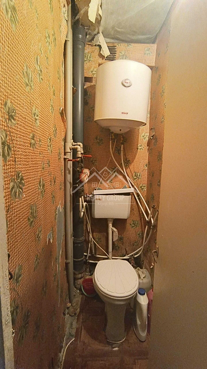 Sale of 2-room apartment on 5 Zarichne
