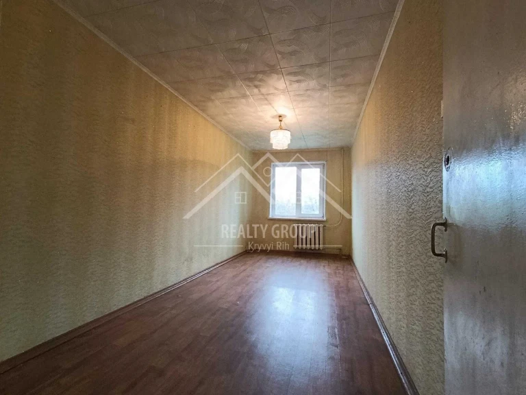Sale of a 3-room apartment on Sobornosti Circle (Certificate)