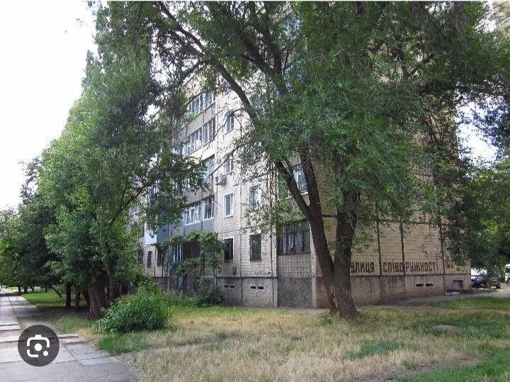 For Sale: 4-room apartment on Yubileyne Street