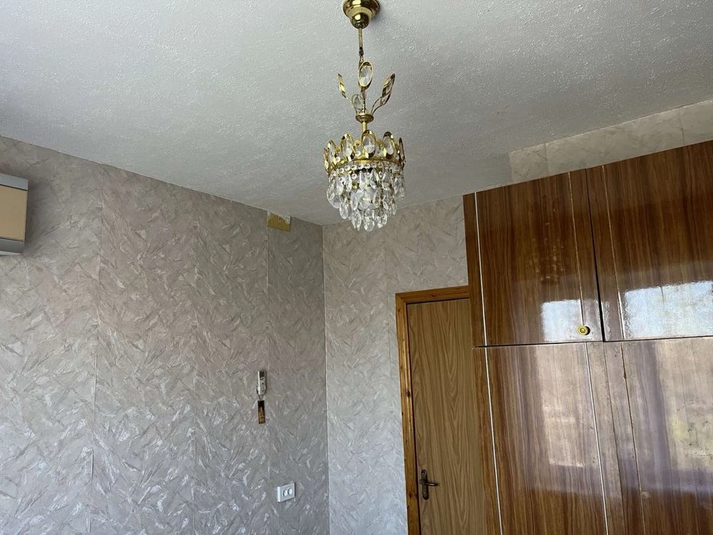 For Sale: 4-room apartment on Yubileyne Street