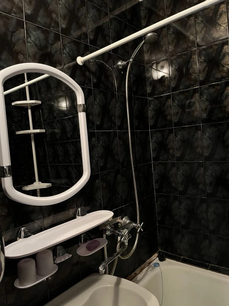 For Sale: 4-room apartment on Yubileyne Street