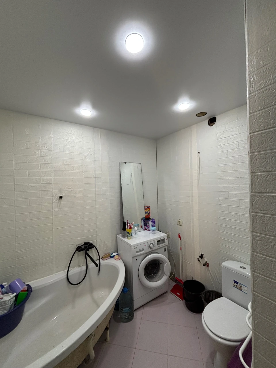 1st floor, 2-room apartment at Yunosty 18 000 $ or 16 000 Euros