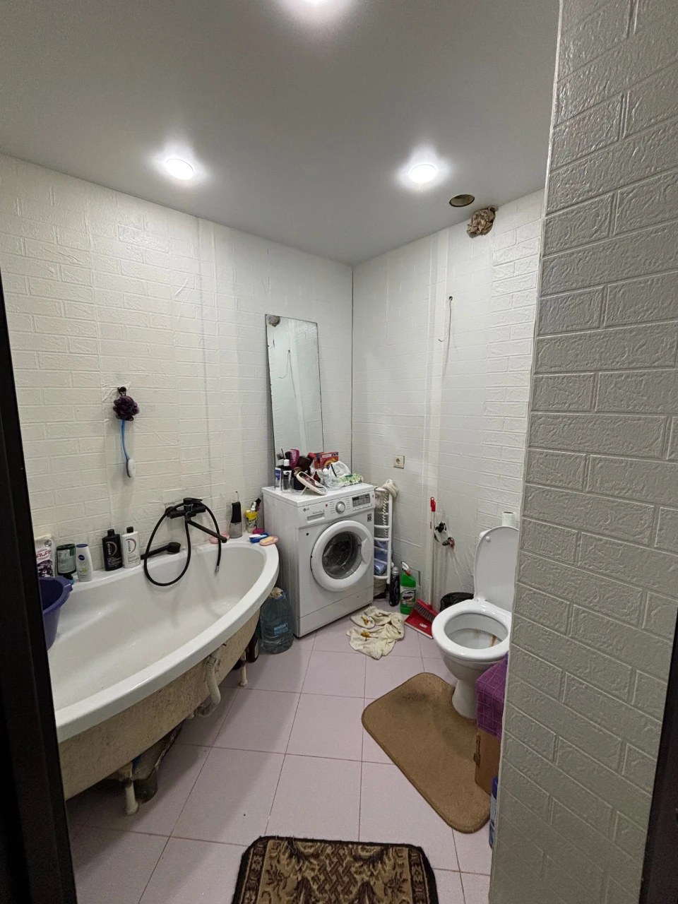 1st floor, 2-room apartment at Yunosty 18 000 $ or 16 000 Euros