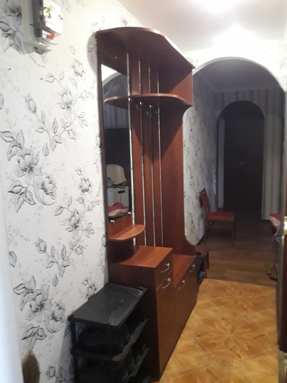 Продается 3-комнатная квартира на площади Владимира Великого.