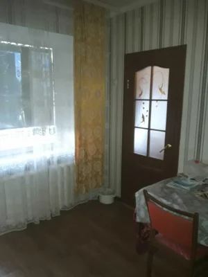 Продается 3-комнатная квартира на площади Владимира Великого.