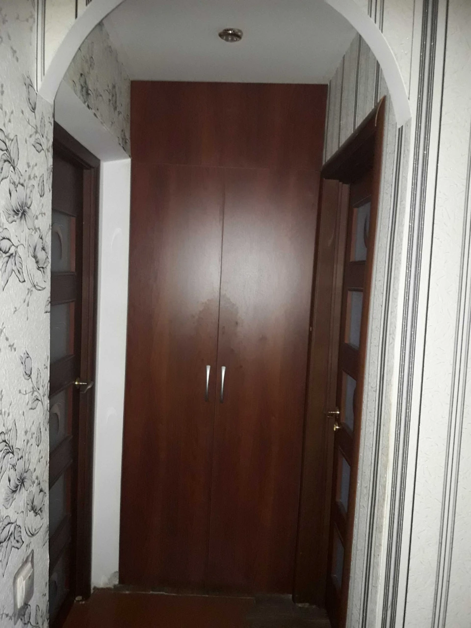Продается 3-комнатная квартира на площади Владимира Великого.