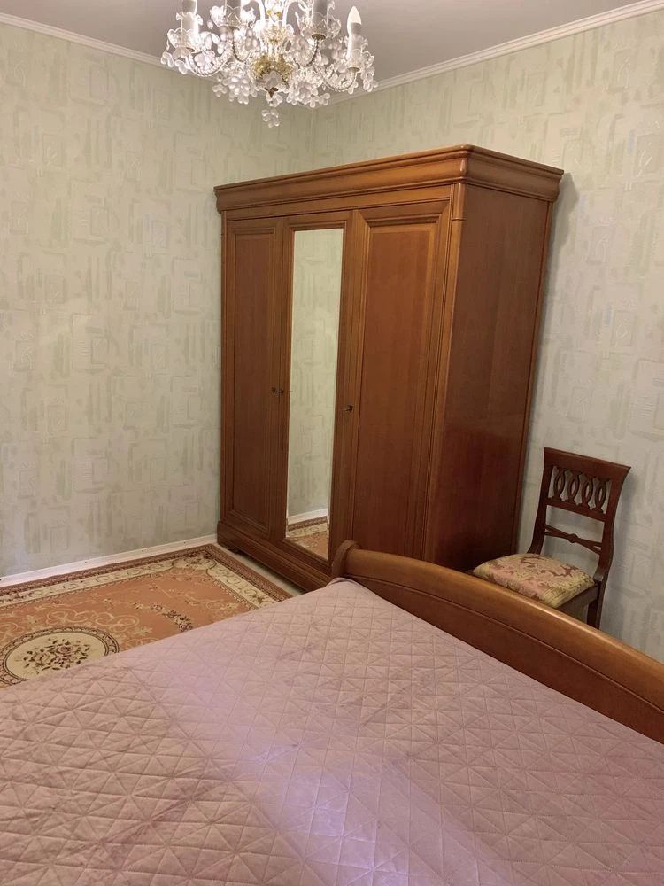 3-комнатная квартира в г. Кривой Рог, ул. В. Бызова