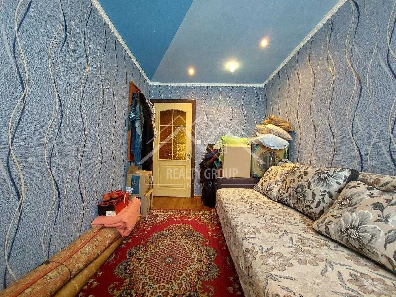 Sale of a 3-room apartment in the Metelurgichnyi district on вул. V. Mateuswicha