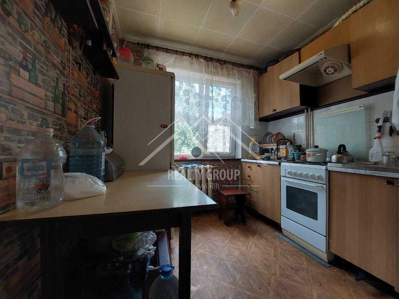 Sale of a 3-room apartment in the Metelurgichnyi district on вул. V. Mateuswicha