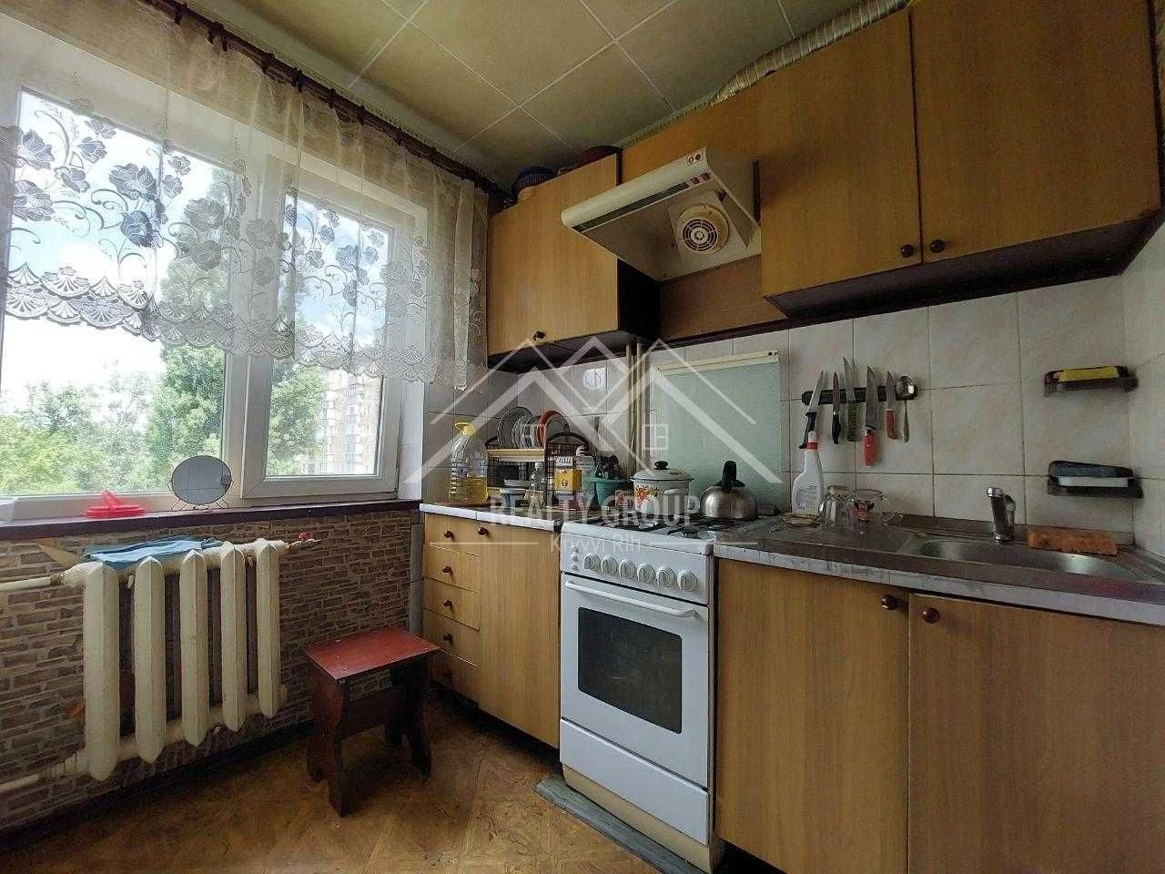 Sale of a 3-room apartment in the Metelurgichnyi district on вул. V. Mateuswicha