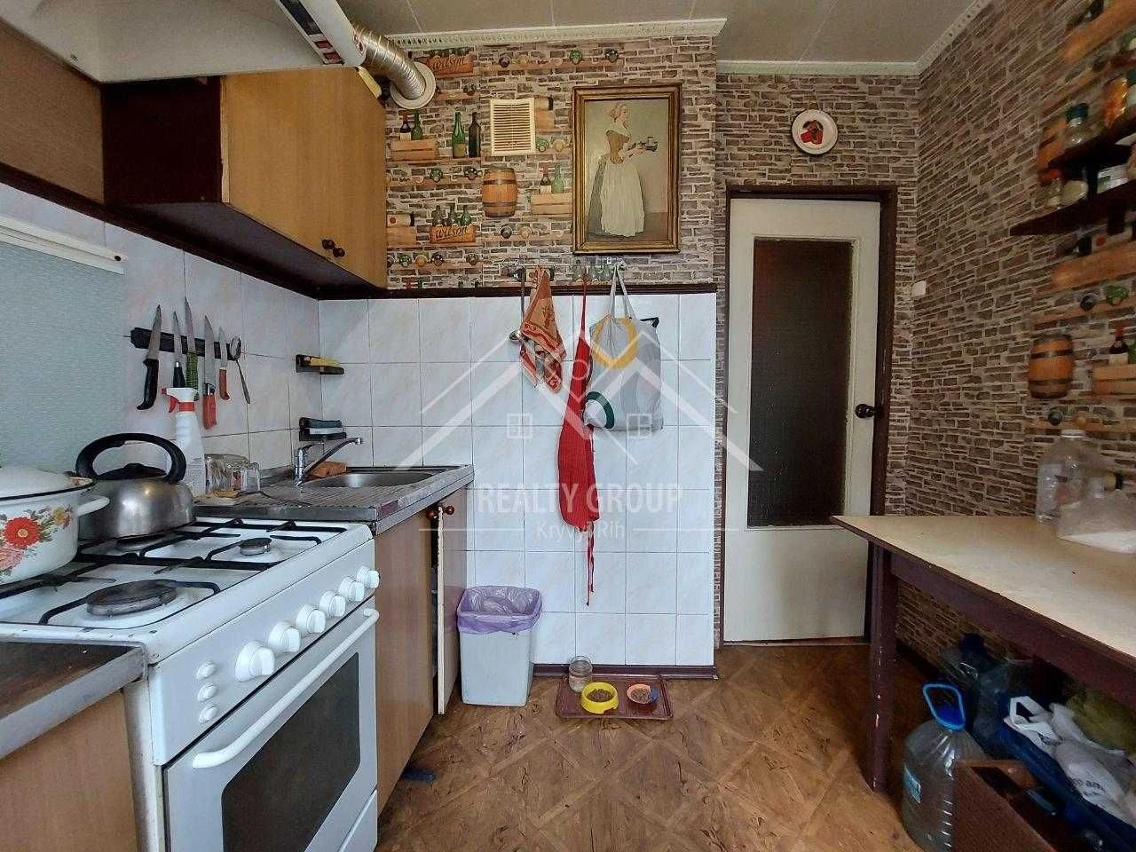 Sale of a 3-room apartment in the Metelurgichnyi district on вул. V. Mateuswicha