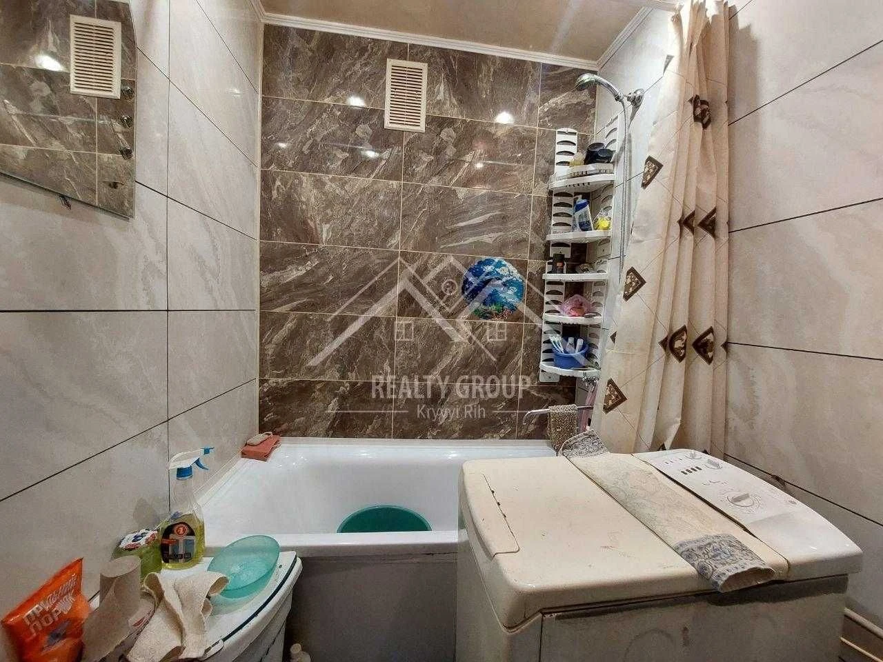 Sale of a 3-room apartment in the Metelurgichnyi district on вул. V. Mateuswicha