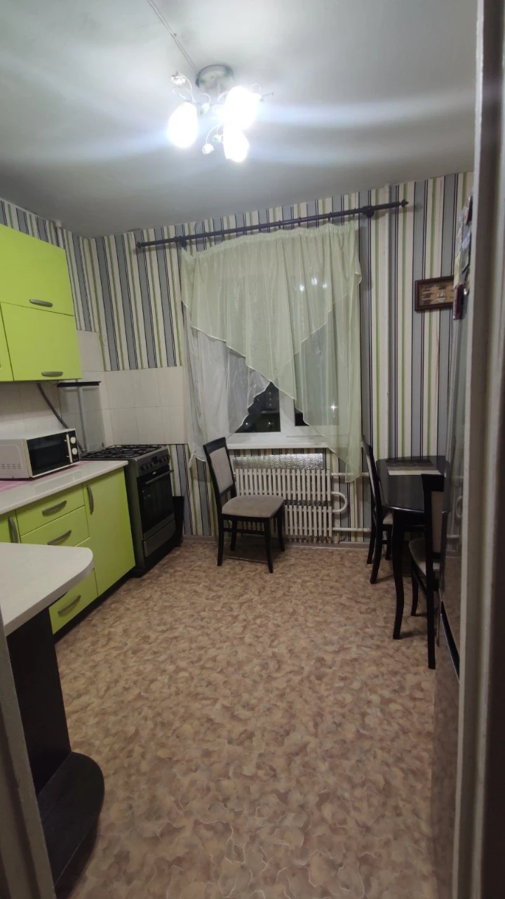 Продам 4х.ком кв.Восточный 2, аины 19, 6/9, р-н "Варус