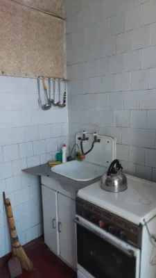 Three-bedroom apartment on Karbyshev Street 9