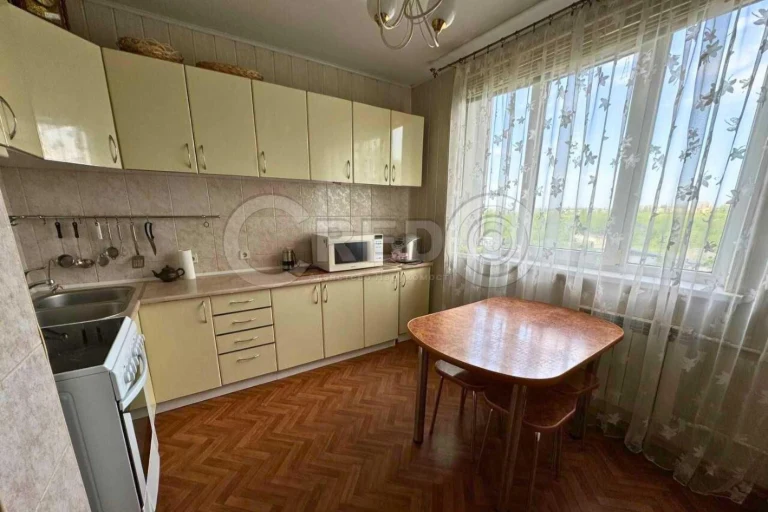 Sale of a 3-bedroom apartment combined with a 1-bedroom apartment. "Sunny"