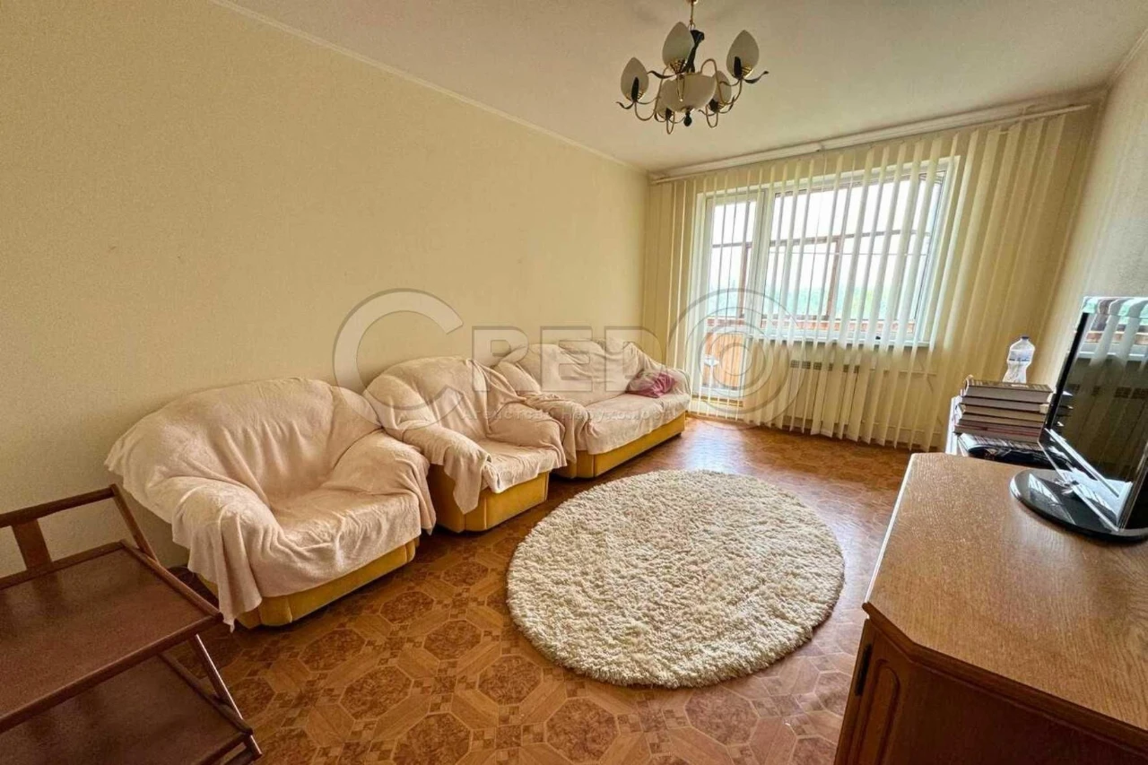 Sale of a 3-bedroom apartment combined with a 1-bedroom apartment. "Sunny"