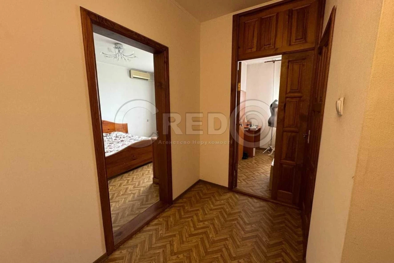Sale of a 3-bedroom apartment combined with a 1-bedroom apartment. "Sunny"