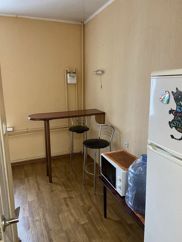 Продается 2-комнатная квартира в Дзержинском районе.