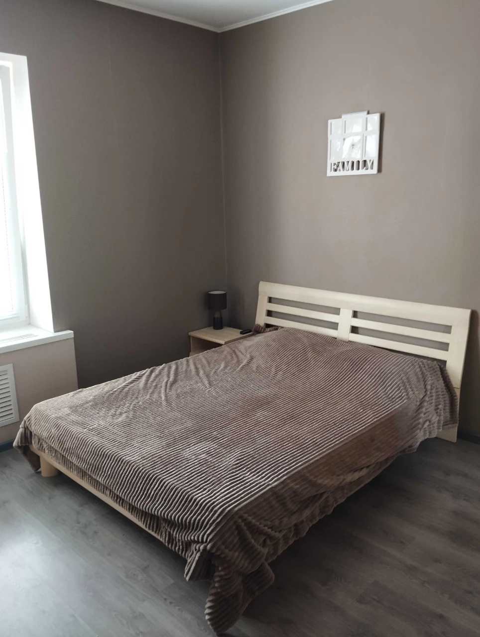 Apartment for sale, (3 rooms, Stalinist building, center)