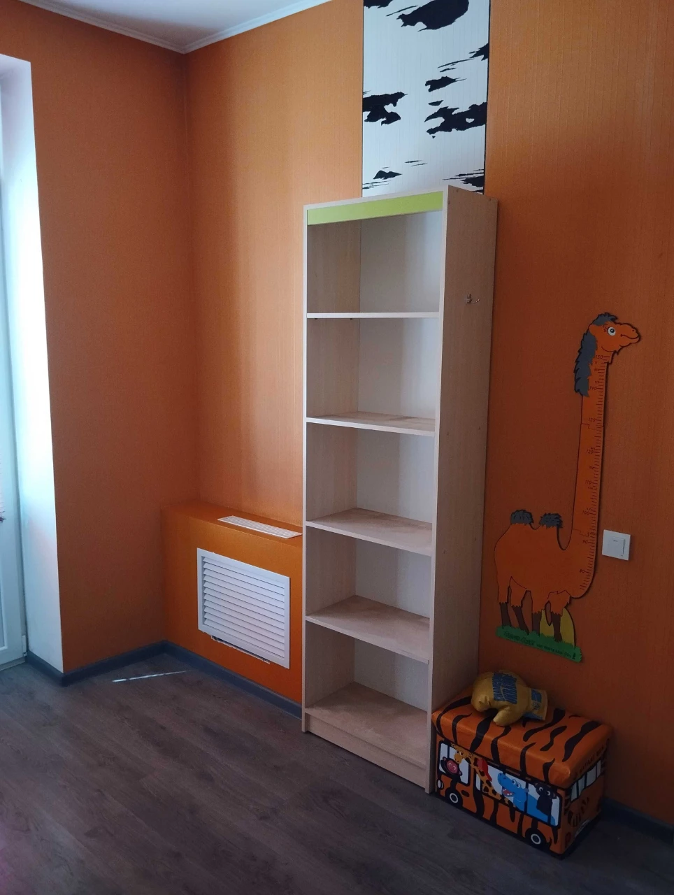 Apartment for sale, (3 rooms, Stalinist building, center)