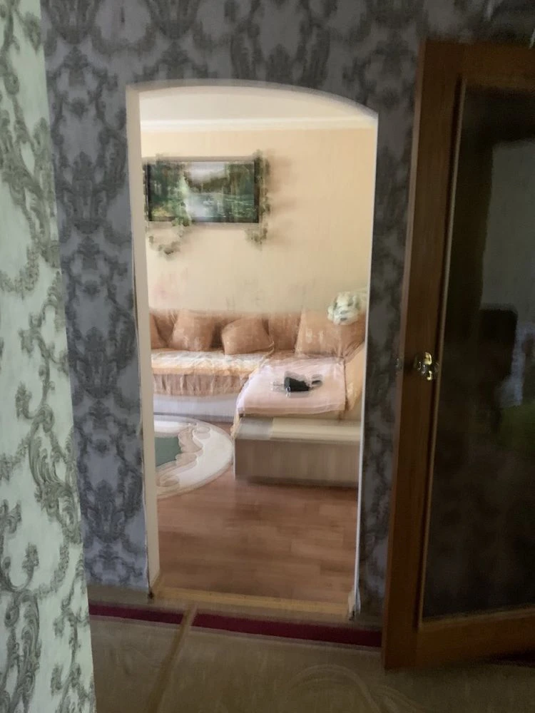 For Sale: 3-room apartment on Gagarin Avenue (University stop).