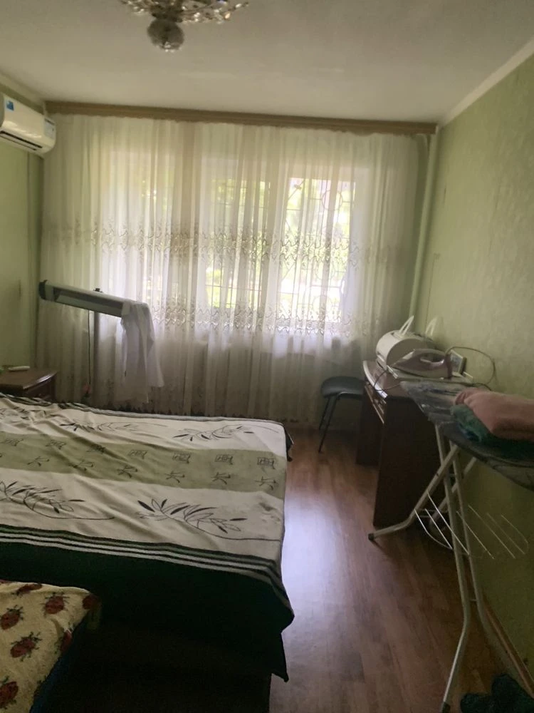 For Sale: 3-room apartment on Gagarin Avenue (University stop).