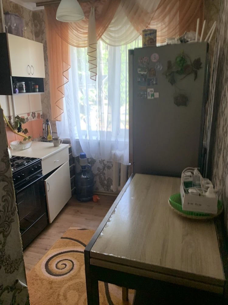 For Sale: 3-room apartment on Gagarin Avenue (University stop).