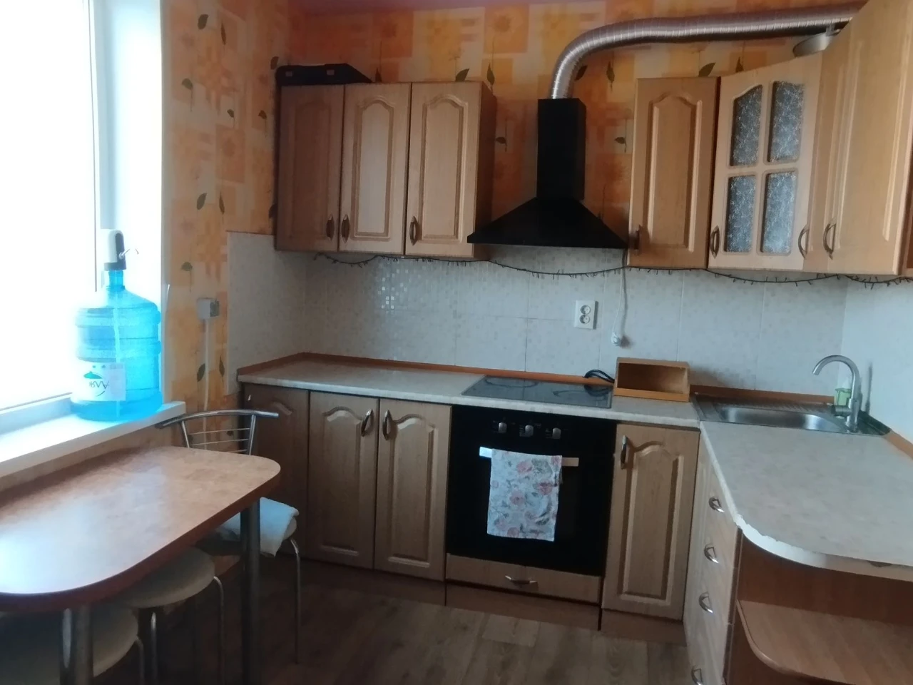 Three-room apartment, Ingulets.