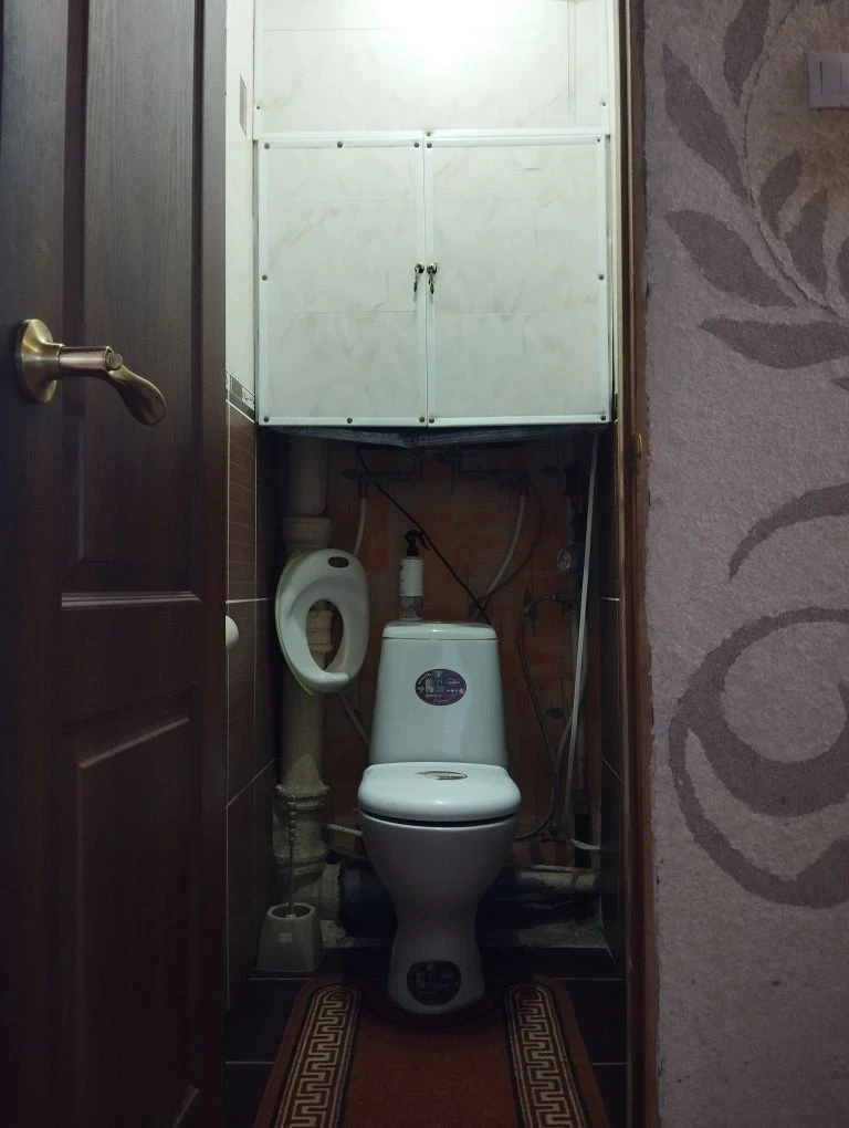 Three-room apartment, Ingulets.
