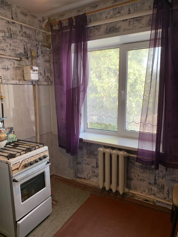 Продаю квартиру, 95 квартал, 3-кімнатну