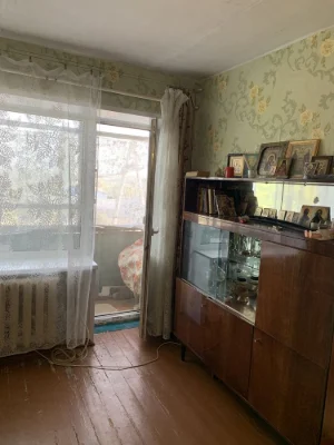 Продаю квартиру, 95 квартал, 3-кімнатну