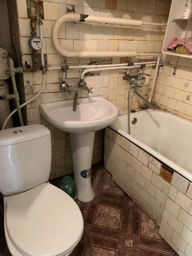 Продаю квартиру, 95 квартал, 3-кімнатну