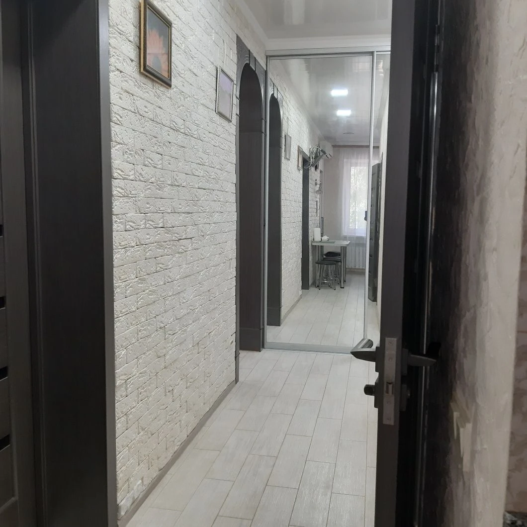 For Sale: 3-room apartment on Karachun