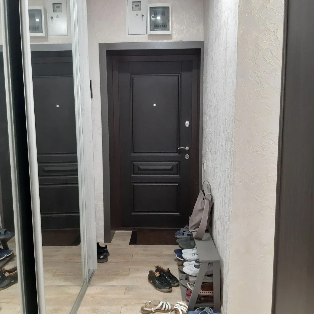 For Sale: 3-room apartment on Karachun