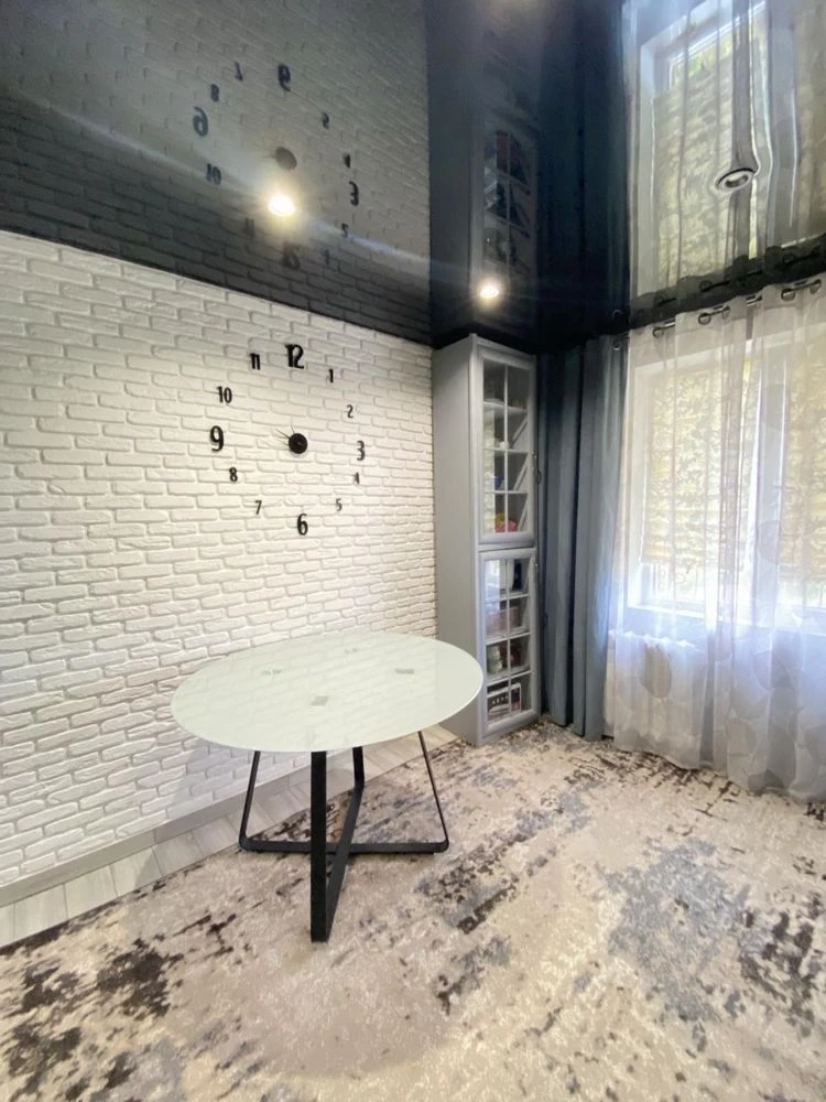 For Sale: 3-bedroom apartment in the 95th district